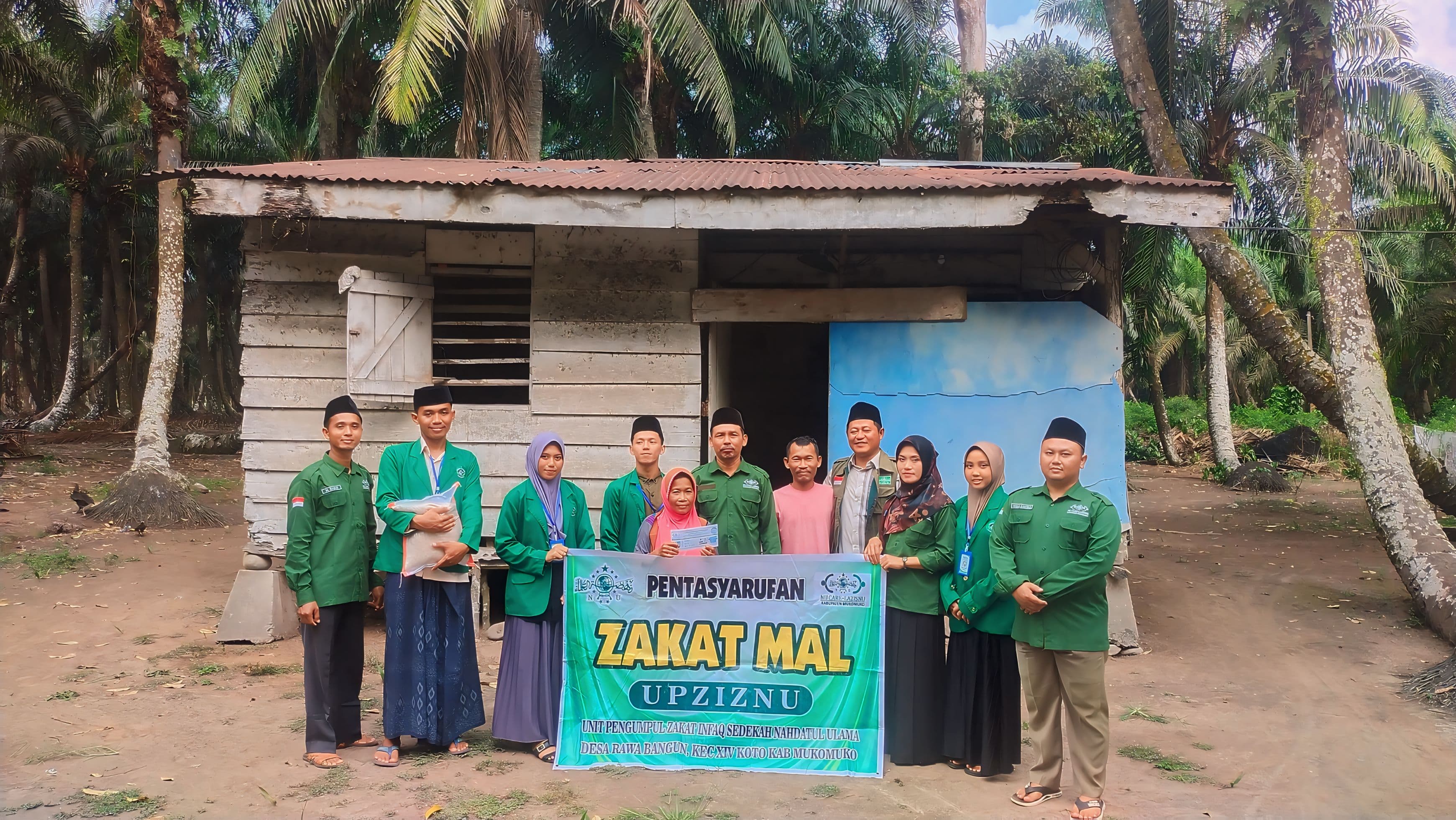 Lazisnu Mukomuko dan Upzisnu Rawa Bangun Distribusikan Zakat Mal kepada Masyarakat yang Berhak